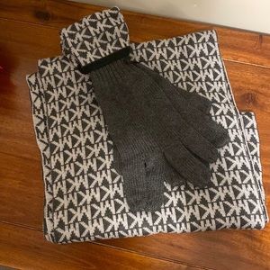 Michael Kors knit scarf and glove set, NWT